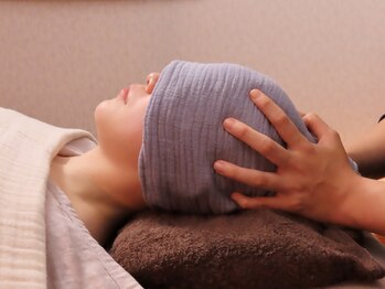 ことりの写真/頭の重だるさや目の疲れをやさしくゆるめるヘッドケア。心地よいタッチで緊張をほどき思考までスッと軽く◎