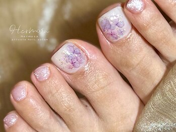 エルモッサ(Hermosa)の写真/フットネイルの季節到来☆華やかなネイルで足元まで抜かりなく♪サンダル映えする指先で足元美人に！