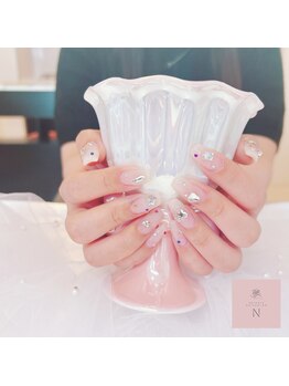 エヌ(N)/宝石ネイル