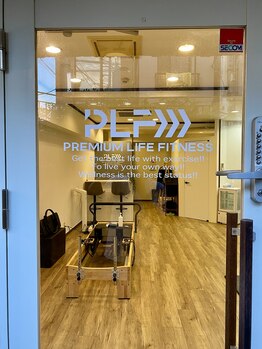 プレミアムライフフィットネス 久我山(PREMIUM LIFE FITNESS)/店内入り口