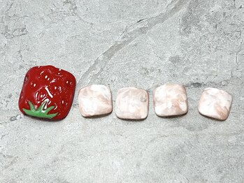 【初回オフ無料】いちごネイル