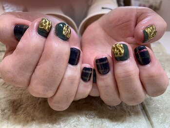 大人気マグネットチェックネイル