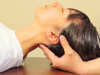 中島整体院 恵比寿本院/全身整体(首への施術)