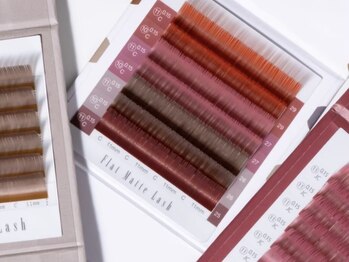 ダイヤモンド リリー(Diamond Lily)の写真/モチ＆ボリュームを叶えるLEDやバインドロック☆種類が豊富だからこそ似合う目元が見つかります！