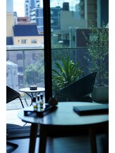 月雫香 南堀江/自然光に奥行きある広さと眺め