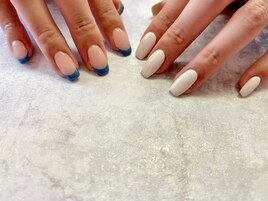 個性派フレンチネイル