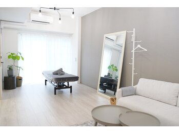 リスリム(Re:slim)/カフェをイメージした院内