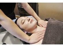 くつろぎ/首肩デコルテもマッサージします