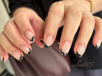 サロン105(salon 105)/ドットがポイントの黒フレンチ