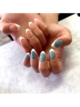 モレリア(morelia)/ラメフレンチ　フレンチネイル