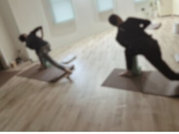 南林間駅前スタジオ メローヨガ(Mellow-Yoga)/性別問わず。レッスン参加可能