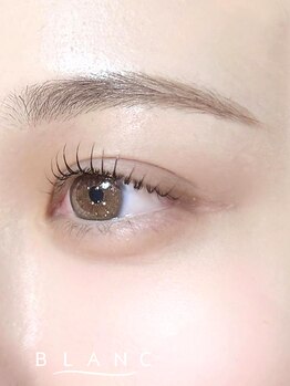 ナチュラル上品な目元にしたい