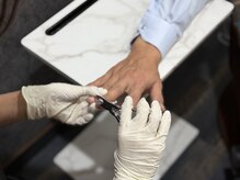 ニッパーズ(nippers)の雰囲気(個室でケアを受けながらPC、スマホの充電もして頂けます)