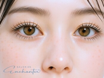 サロン デ アンシャンテ 中目黒(salon de Enchanter)の写真/初めてでも安心できる空間で理想の目元を。しっかり相談して決める贅沢な時間♪