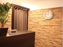 渋谷α鍼灸院【肩こり/腰痛/眼精疲労/ヘッドスパ/生理/自律神経/美容鍼】