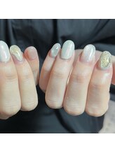 プリュネ(Prune)/ホワイト/マグネット/ゴールド