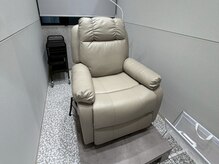 eyelash salon NIL [LEDマツエク/フラットラッシュ/まつげパーマ/ボリュームラッシュ]の雰囲気（個室×リクライニングチェア♪落ち着いた空間が好評＊横浜駅）