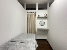 ハーブピーリング専門店 HERB garage 福岡天神店【肌質改善】【8/1 OPEN（予定）】の雰囲気（《サロン店内》メイクスペースもご利用いただけます♪）