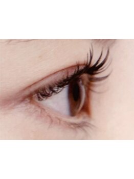 ナチュラル上品な目元にしたい