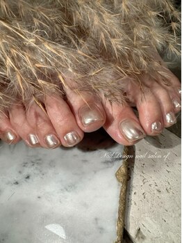 エフネイル(ef nail)の写真/映える素足で毎日を特別に☆大人女性の足元の美しさを演出♪お仕事上ハンドネイルができない方にも◎