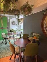 サロンリボーン/ウェイティングルームでゆったり