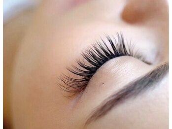 スミカ(Sumika)の写真/【モチの良さと技術力が自慢★】カウンセリング力◎キープ力に自信あり！マツエク/まつ毛パーマ