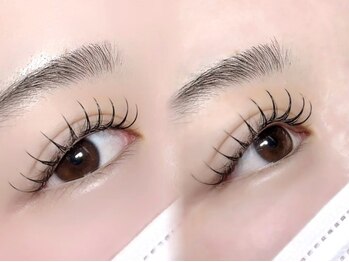 ノナ アイ(non eye)の写真/【9時-21時】お仕事帰りにも*マツエクで可愛く劇的に変わる♪軽量&モチの良さ◎フラットラッシュ120本¥5000