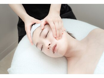 サロン ド リアン(salon de lien)の写真/たるみ・むくみケアに◎乃木坂駅近サロンで、憧れの小顔への実現を経験豊富なスタッフがサポートします♪