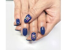 クォーターリゾートネイル(QUARTER RESORT nail)/ビタミンカラーリーフホロネイル