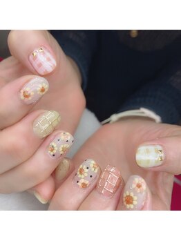 エクラ(ECLAT)/ひまわりネイル