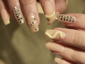 イロ ネイル(iro nail)の写真/【持ち込みOK】落ち着いた空間で、あなたの指先を彩るiro nail♪貴女の雰囲気にあったデザインをご提案◎