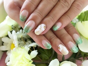 プルミエ ネイル(Premier Nail)/手描きお花♪グリーンラメグラ