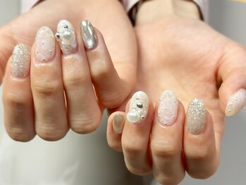 ミファネイル(mihwa nail)の写真/カラー300色以上×パーツ200種類以上×色混ぜ無料で組合せは無限大◎たった1つの特別なカラーを見つけて♪