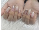 ストーン調ネイル/上品ネイル