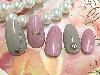 オハナレイ LEALEA FITNESS&SPA 東戸塚店内/ネックレスアート