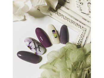 ヒトミネイルズ(Hitomi Nails)/