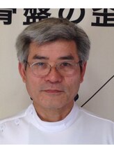 明定カイロプラクティック 與座 潔