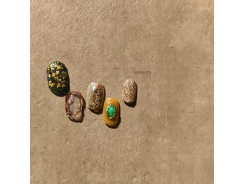 シルニー リム(Silny rim)/アシンメトリーニュアンスネイル