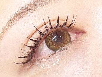 トゥルーネイル アンド アイ 横浜店(TRU NAIL & EYE)の写真/【フラットラッシュ140本¥4990/160本¥5990】自まつ毛にしっかりフィット！この初夏、印象的なお目元へ♪