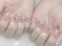 血色、ツヤのために仕込むチークもおすすめです♪