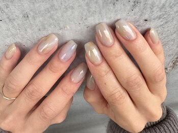 ウム(ium)の写真/SNSで話題の＜ニュアンスネイル＞お任せください◇ベテランオーナーの女性目線でのセンスをお届け…★