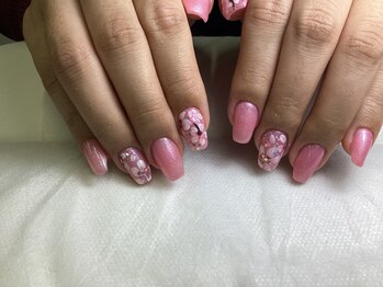 上品ピンクの桜ネイル