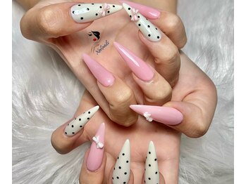 シンネイルズ(Xinhnails)の写真/スカルプ/チップ長さ出しで理想の美爪へ★トレンドの華やかデザインも綺麗に映える♪