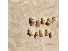 シルニー リム(Silny rim)/アシンメトリーニュアンスネイル