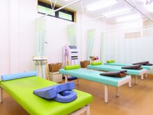 うきふな接骨院の雰囲気（広々とした院内でお待ちしております！）