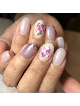 トータルサロン 白べぇーっ プラス/押し花ネイル