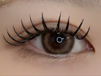 リル(Rire)の写真/しっかりボリューム派必見☆自まつ毛を挟む【バインドロック】【Wフラット】がオススメ!!キープ力も抜群◎