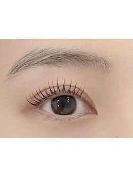 ナチュラル上品な目元にしたい