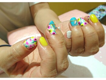 アイラッシュアンドネイル ヴィズ イオンタウン南城大里店(Viz)/ハンドネイル