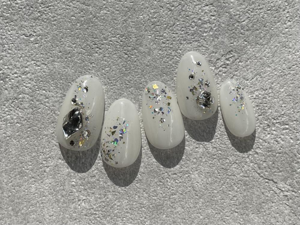 2026年冬トレンド】ホワイト ワンカラーのネイルデザイン集｜人気順